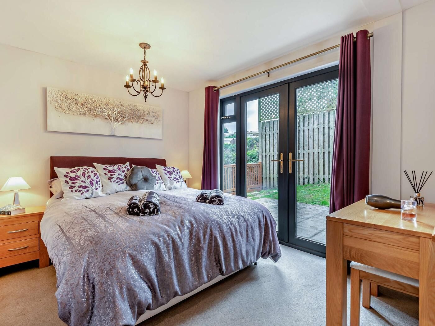 3 bedrooms, travel cot, free WiFi, bed sheets