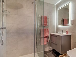 Towels - 3 Bed in Great Yarmouth (oc-94054) (Repps with Bastwick)