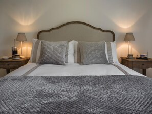 WiFi (free), bed sheets - 1 Bed in Spark Bridge (oc-lcc52) (Penny Bridge)