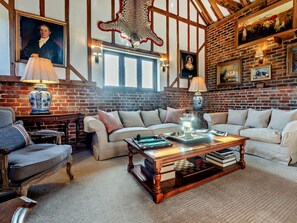 Fireplace - 3 Bed in Heathfield (oc-93718) (Dallington)