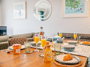 Dining - 2 Bed in Swanage (oc-93542) (Swanage)