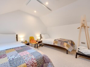 Room - 3 Bed in Ashbourne (oc-93331) (Hollington)