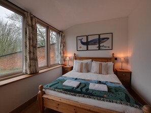 Room - 3 Bed in Buxton (oc-94110) (Cressbrook)