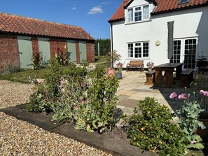 Outdoor dining - 3 Bed in Market Rasen (oc-93253) (Ranby)