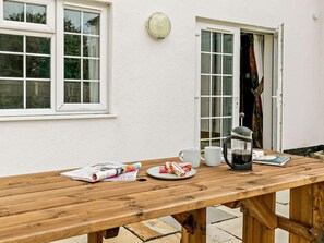 Outdoor dining - 3 Bed in Market Rasen (oc-93253) (Ranby)