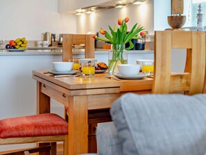 Dining - 2 Bed in Newquay (oc-41332) (Newquay)