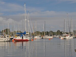 Marina - 3 Bed in Lymington (oc-nfl73) (Everton)