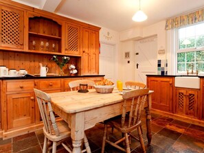 Dining - 3 Bed in Lymington (oc-nfl73) (Everton)