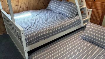 2 bedrooms, iron/ironing board, travel crib, free WiFi