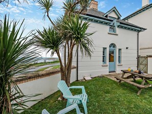 Outdoor dining - 2 Bed in Newquay (oc-75499) (Newquay)