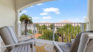 Apartment, Mehrere Betten, Poolblick (Villas II 308) | Unterkunftsgelände