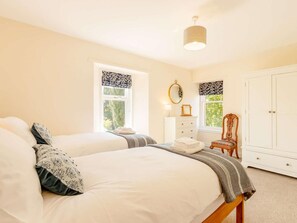 Free WiFi, bed sheets - 4 Bed in Brechin (oc-89698) (Brechin)