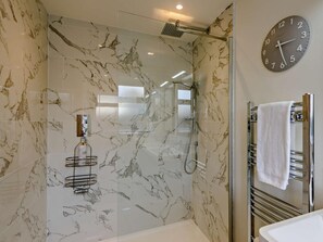 Towels - 1 Bed in Hythe (oc-89967) (Hythe)