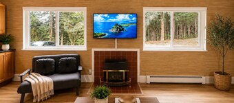 Private 2 bed 1bath spacious suitewith laundry, internet, parking