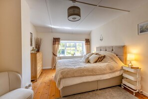 Room - 2 Bed in Bridport (oc-93342) (Powerstock)