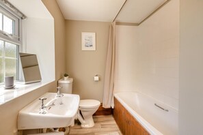 Bathroom - 2 Bed in Bridport (oc-93342) (Powerstock)