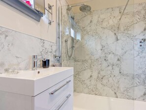 Towels - 1 Bed in Blairgowrie (oc-93427) (Carsie)