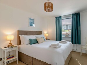 Cuna de viaje, wifi gratis y ropa de cama 