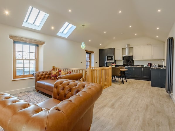 TV - 2 Bed in Carlisle (oc-93820) (Dalston)