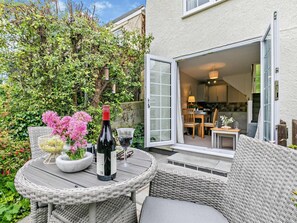 Outdoor dining - 1 Bed in Perranporth (oc-colma) (Perranporth)