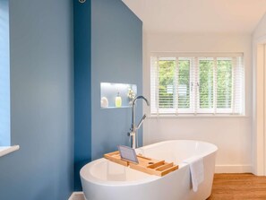 Bathroom - 2 Bed in Weymouth (oc-75200) (Weymouth)