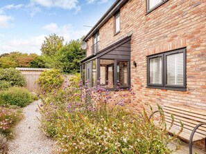 Exterior - 2 Bed in Weymouth (oc-75200) (Weymouth)