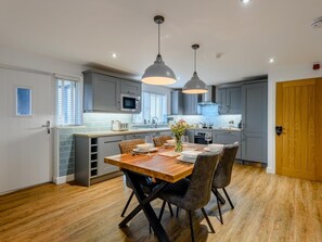 Dining - 2 Bed in Weymouth (oc-75201) (Weymouth)