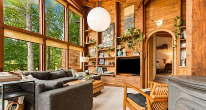 Lambeth Glass House · River · 28 Acres · Hot Tub