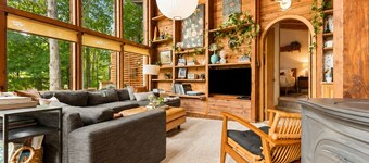 Lambeth Glass House · River · 28 Acres · Hot Tub