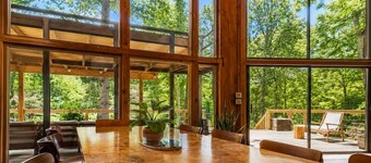 Lambeth Glass House · River · 28 Acres · Hot Tub