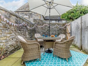 Outdoor dining - 2 Bed in Ashford In The Water (oc-85823) (Ashford in the Water)