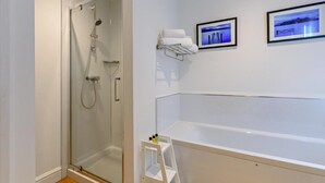 Luokittelematon kuva, 3 kautta 8, painike