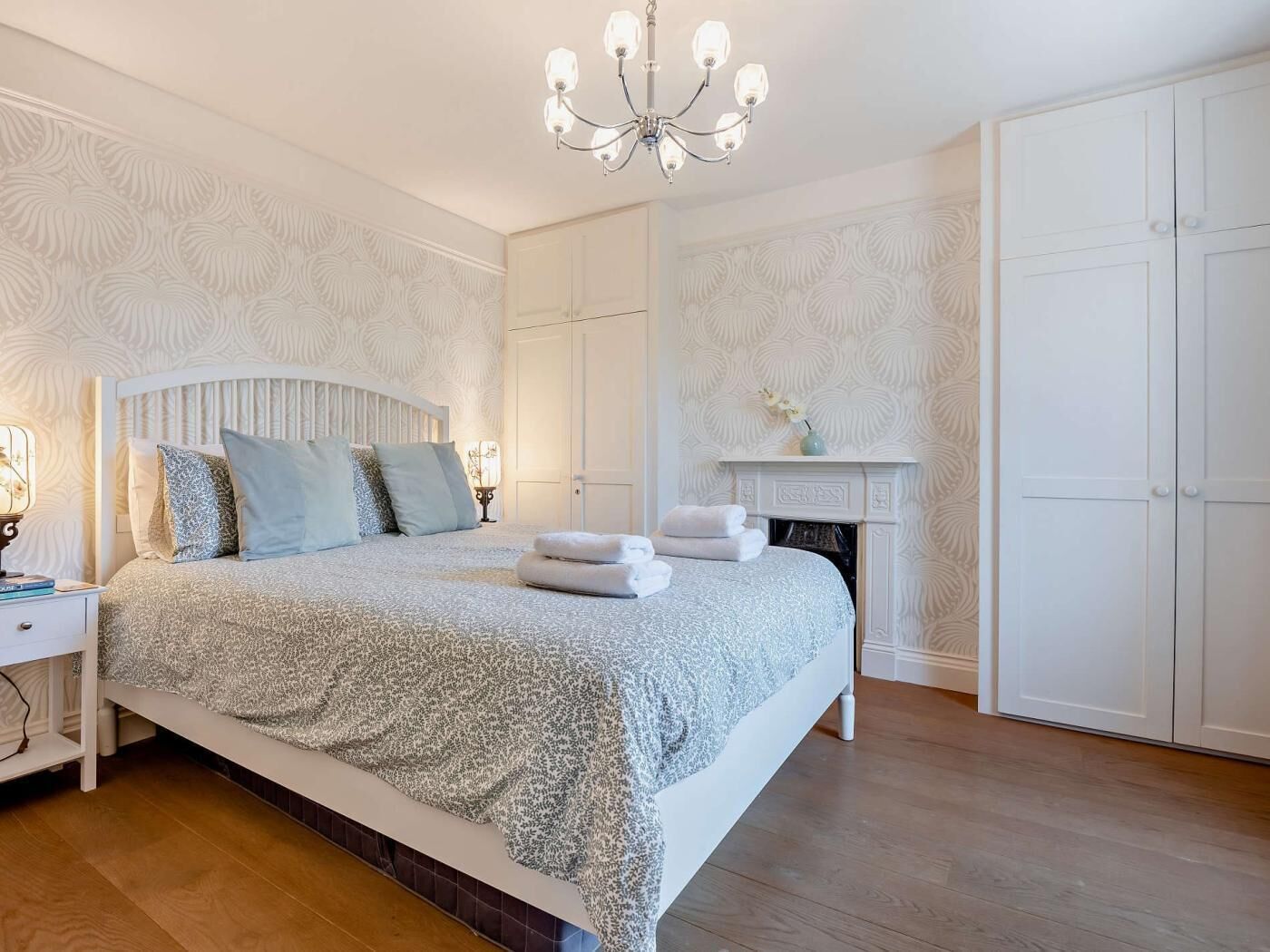 3 bedrooms, iron/ironing board, travel crib, WiFi (free)