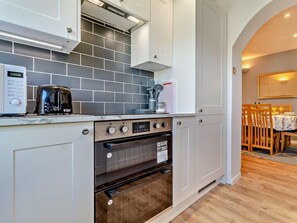 Private kitchen - 3 Bed in Great Yarmouth (oc-93210) (Winterton-on-Sea)
