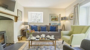 Fireplace - 3 Bed in Hereford (oc-93304) (Bodenham)
