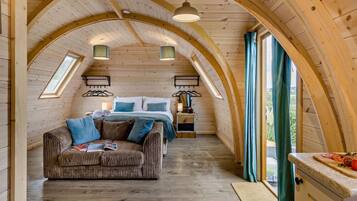 1 bedroom, travel cot, free WiFi, bed sheets