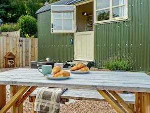 Outdoor dining - 1 Bed in Hereford (oc-93440) (Little Dewchurch)