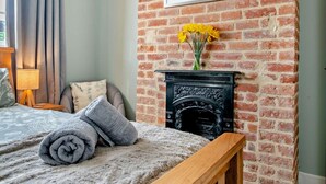Room - 1 Bed in Bridport (oc-93502) (West Bay)