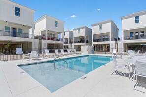 Pool - Spacious 4-bedroom house in peaceful Gulf Shores with AC (Gulf Shores)