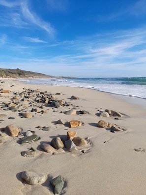 Beach - "Chambre aux oiseaux," La Vie Tranquille, a peaceful retreat 2.5 km from the ocean, southern Finistère (Plouhinec)