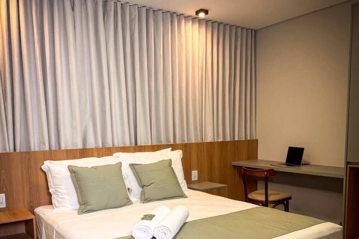 Superior Double Room | Meja, ruang kerja komputer riba, Wi-fi percuma 