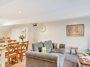 Interior - 2 Bed in Newport (oc-93617) (Llwyngwair Manor)