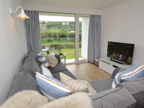 TV - 2 Bed in Newquay (oc-43204) (Mawgan Porth)