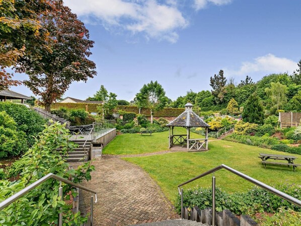 Property grounds - 3 Bed in Crediton (oc-waiec) (Zeal Monachorum)