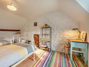 Bügeleisen/Bügelbrett, Reisekinderbett, kostenloses WLAN, Bettwäsche