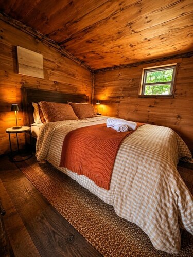 Cozy Rustic Cabin with Scenic Views