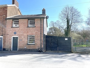 Exterior - 2 Bed in Llanidloes (oc-94088) (Llanidloes)