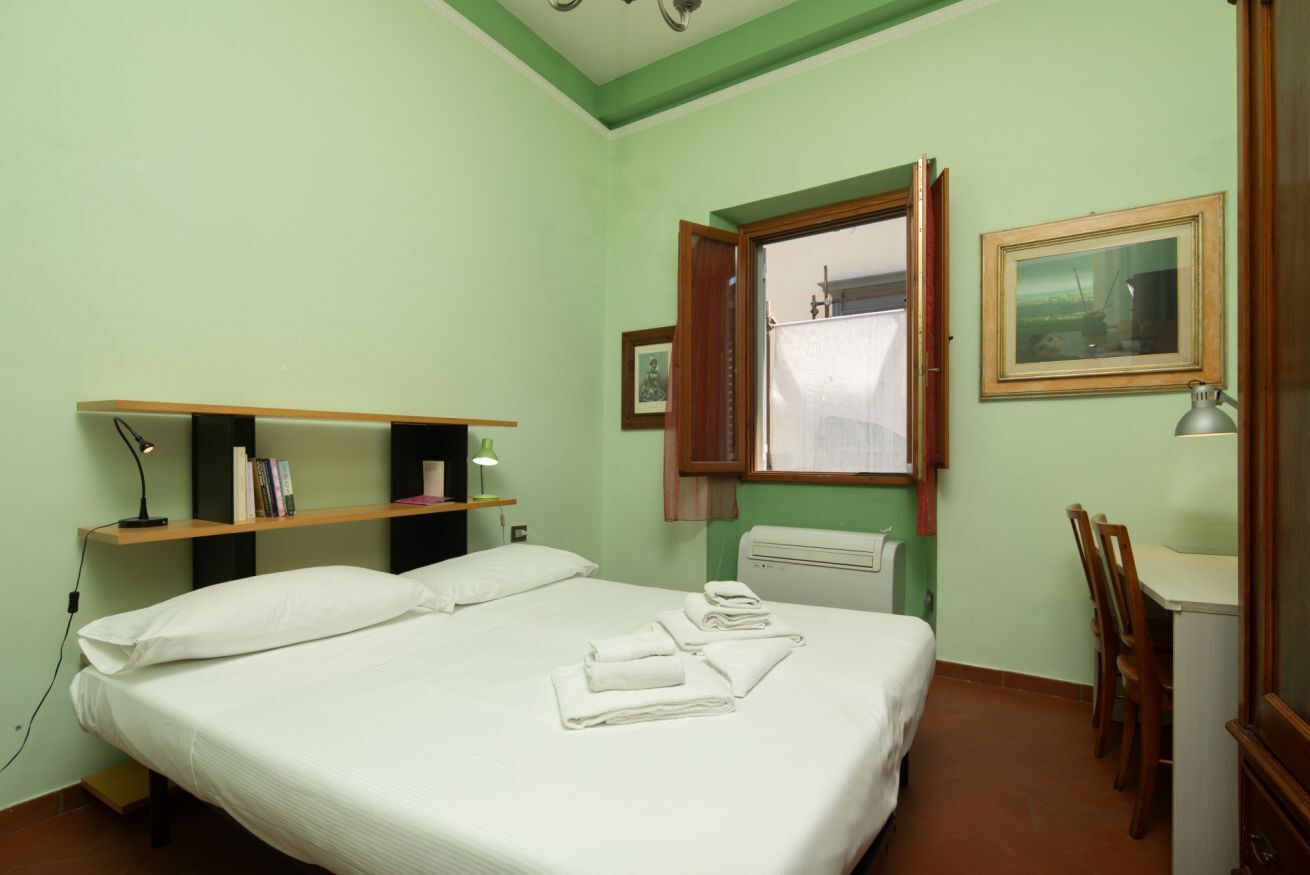 4 bedrooms, iron/ironing board