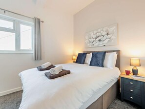 Room - 2 Bed in Aberaeron (oc-94044) (Ffos-y-ffin)