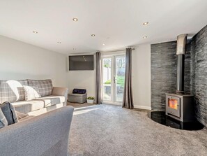 Living area - 2 Bed in Aberaeron (oc-94044) (Ffos-y-ffin)